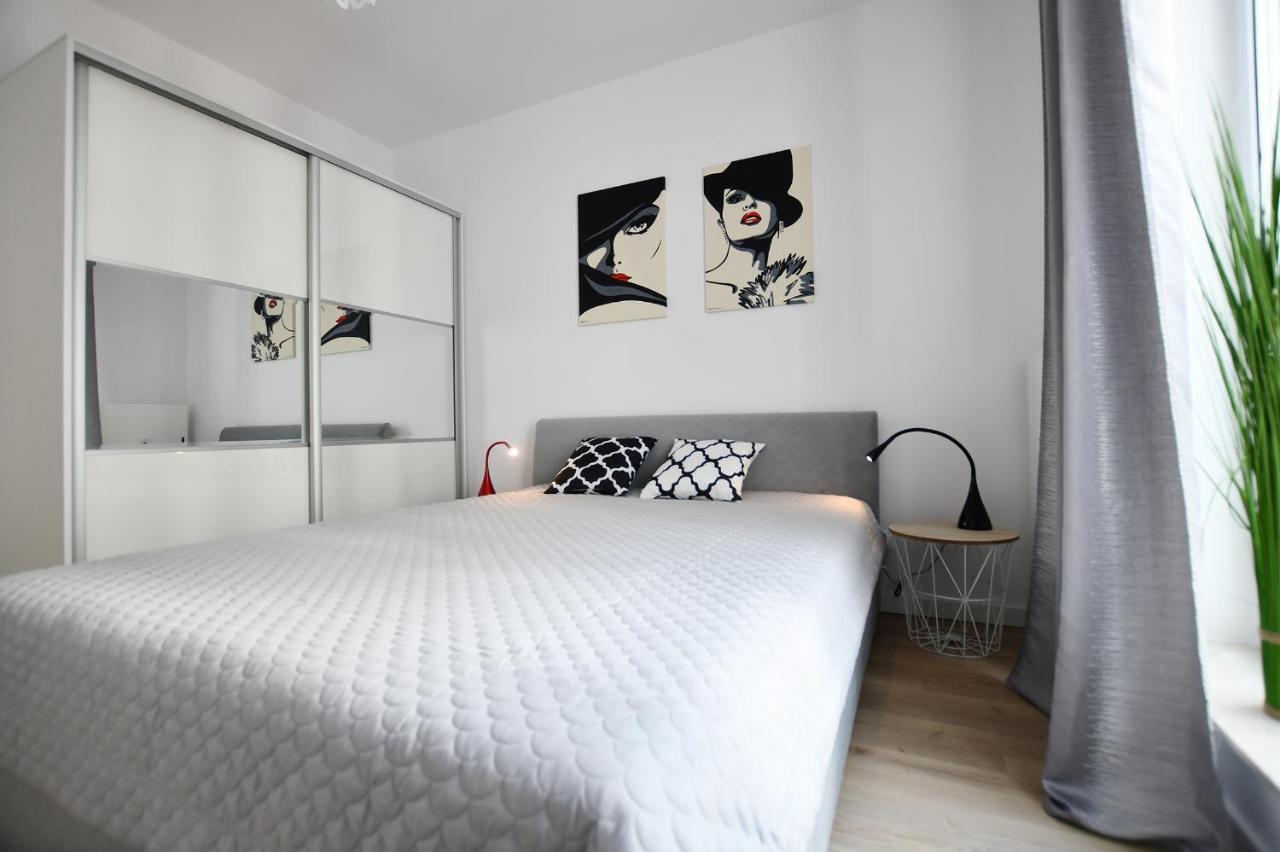 Apartament El Rojo Z Garazem 코워브제크 외부 사진