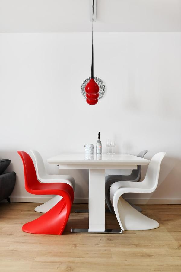 Apartament El Rojo Z Garazem 코워브제크 외부 사진